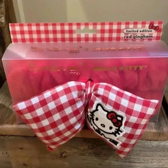 HELLO KITTY PLUSH SPA RED GINGHAM HEADBAND BRAND NEW - Picture 3 of 4